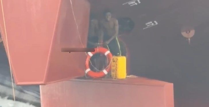 Ghana Navy Rescues Seven Stowaways Off Tema