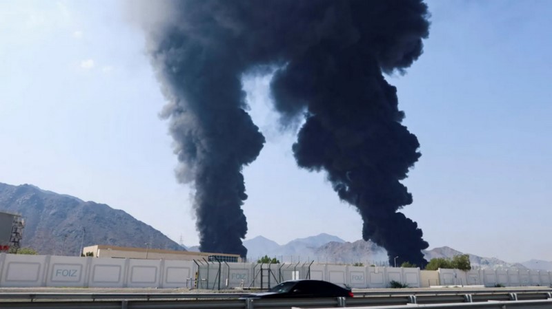 Iran targets UAE oil port and Dubai airport