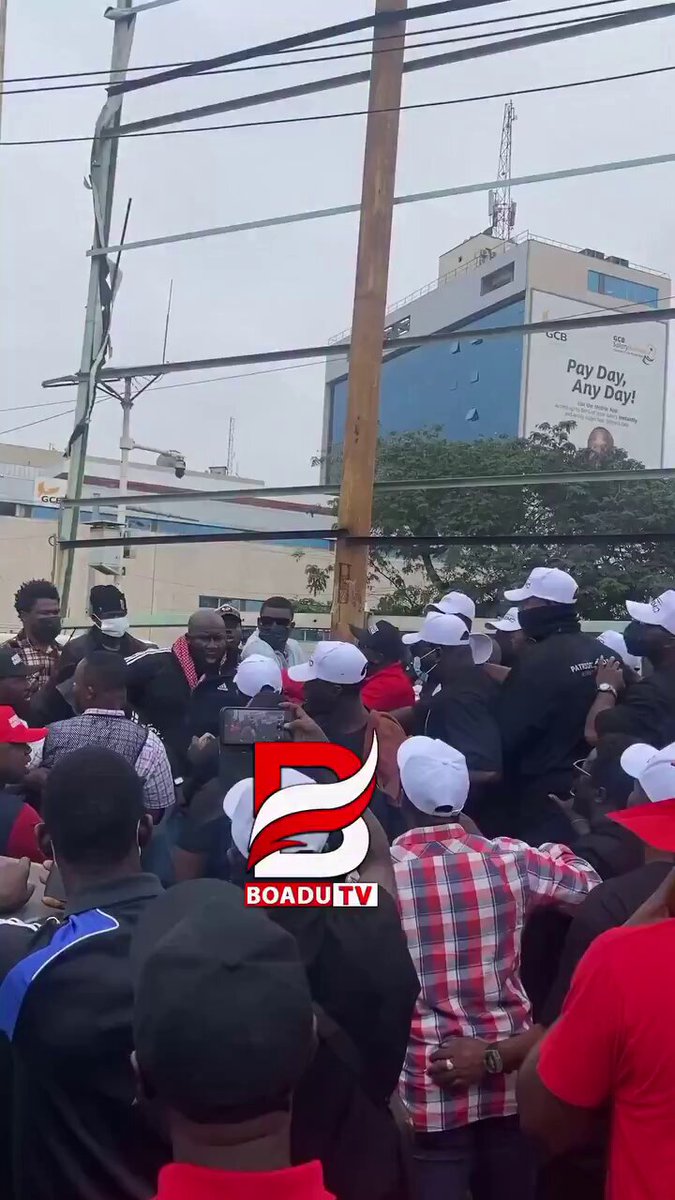 Clash Erupts at Supreme Court Forecourt Ahead of Protest
