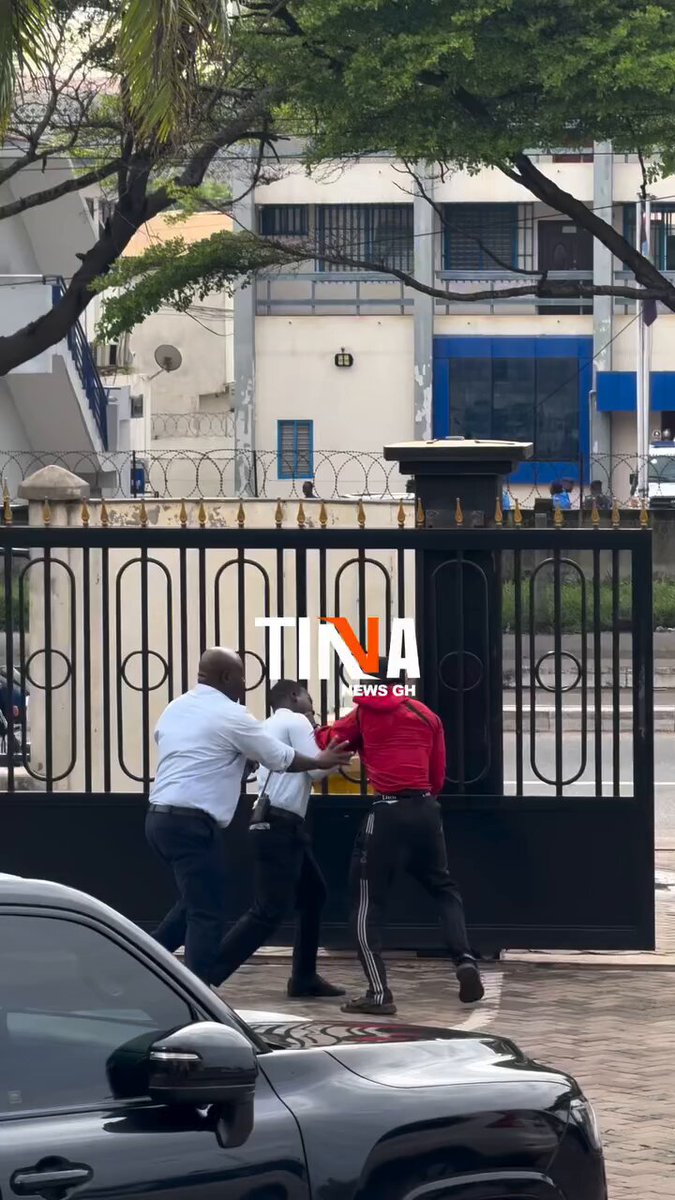 Court Disruption: Shatta Wale Fan Ejected for Playing Music, Holding 'Free Webkid' Placard