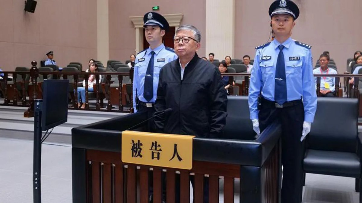 Ex-Official Gets Death Sentence for $325M Bribes in China