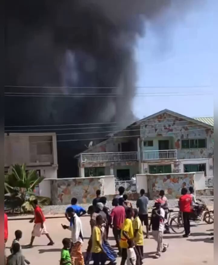 Fire Engulfs Building at Amasaman, Near China Mall