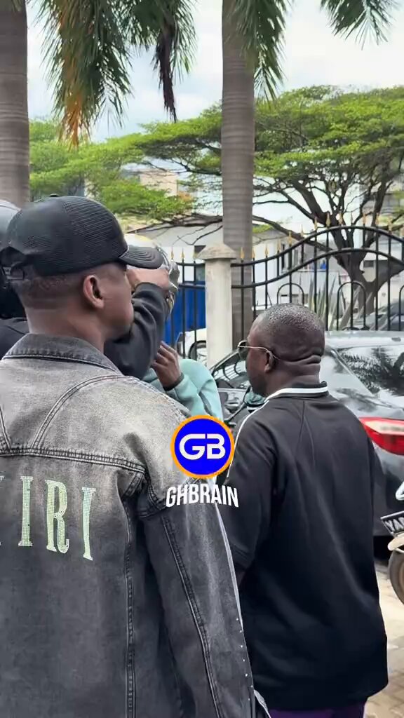 Shatta Wale Supports Fan in Court Over Stonebwoy Allegations