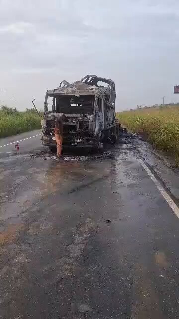Towing Truck Inferno Devastates Driver, Two Vehicles Lost on Accra Highway