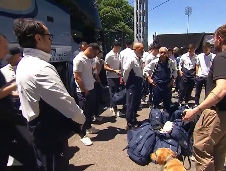US Authorities Deploy Sniffer Dogs on Uzbekistan Team Ahead of Friendly